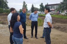 Дмитрий Судавцов проконтролировал ход выполнения работ по благоустройству дворовой территории в рамках реализации подпрограммы «Современная городская среда»