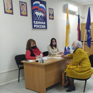 Депутат Думы Георгиевского городского округа Лариса Фенева провела личный прием граждан