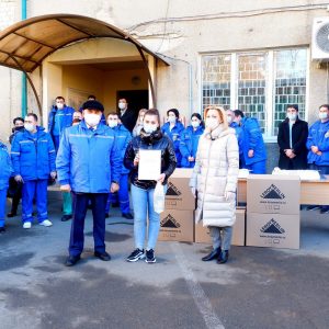 Ольга Тимофеева привезла новогодние подарки бригадам скорой помощи Ставрополя   
