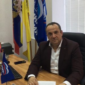 Депутат Думы Ставропольского края Валерий Черницов провел прием граждан по вопросам жилищно-коммунального хозяйства.   