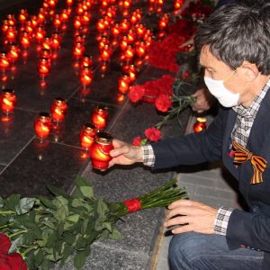Депутаты почтили память героев, павших в Великой Отечественной войне