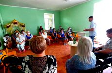 Продолжается каскад отчетных встреч депутатов в Труновском муниципальном округе.