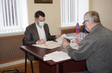 В Региональной общественной приемной партии «Единая Россия» местные жители получили юридическую консультацию