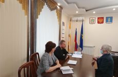 В Новоселицком округе прием граждан повел депутат краевой Думы