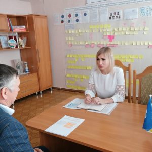 На социально-трудовые вопросы ответили во время приема граждан в Грачевском округе