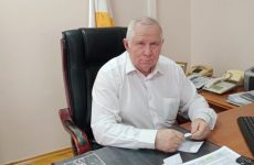 Депутат края Юрий Белый провел прием граждан по телефону