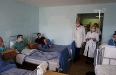 Ольга Тимофеева и Николай Лисинский навестили раненых в ставропольском госпитале   