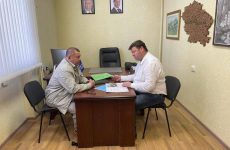Сенатор Геннадий Ягубов провел прием граждан в общественной приемной партии в Буденновске