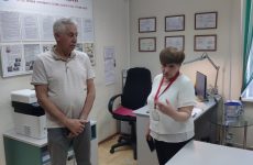 Краевой депутат посетил Апанасенковский центр соцпомощи семье и детям