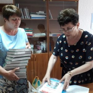 Акция по сбору художественной литературы для школьников Донбасса продолжается