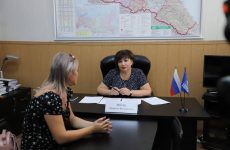 В Пятигорске местный депутат провела личный прием граждан