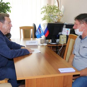 Депутат Госдумы РФ провел прием граждан в г. Благодарном