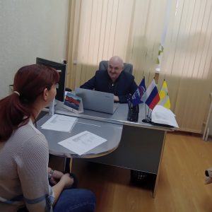 Краевой депутат провел личный прием граждан в Буденновске
