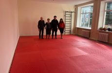 Депутаты Невинномысска помогли привести в порядок гимнастический зал в школе