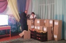 Игорь Андрющенко доставил гуманитарную помощь в три района Ставропольского края