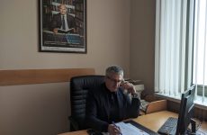 Краевой депутат Игорь Лавров пообщался с заявителями