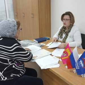 Депутат Думы Георгиевского округа Анна Перекрестова провела приём граждан по личным вопросам в местной Общественной приемной партии.
