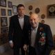 Руководитель регприемной Дмитрий Судавцов поздравил ветерана со 100-летним юбилеем