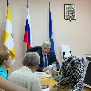 Владимир Иванов провел прием граждан в Благодарненском городском округе
