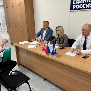 Федеральный депутат Елена Бондаренко встретилась с заявителями