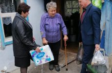 Краевой депутат Александр Сидорков помог жительнице Изобильненского округа