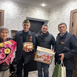 Дмитрий Судавцов поздравил ветеранов ВОВ с Днем Победы