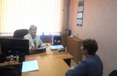 В Новоалександровском округе продолжается Неделя тематических приемов граждан по вопросам материнства и детства
