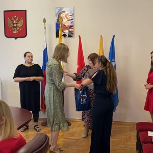Грамотами наградили волонтёров в краевой столице