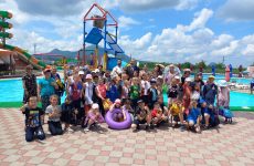 Ставропольские дети встречают лето в аквапарке