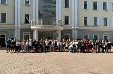 Ставропольский депутат пообщался со школьниками из ДНР и ЛНР