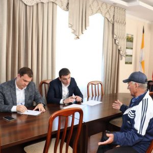 Краевой депутат провел личный прием граждан в Новоселицком округе