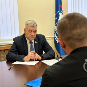 Владимир Иванов провел личный прием граждан в Ставрополе