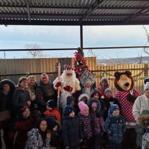 Руководитель регприемной партии «Единая Россия» Дмитрий Судавцов привёз праздник детям из СНТ