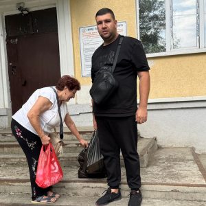 Депутаты Георгиевского округа оказали материальную помощь