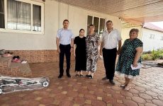 Передали специализированные инвалидные коляски детям