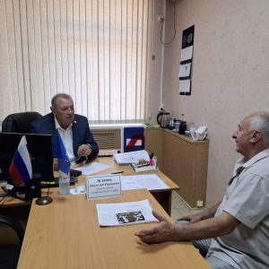 Депутат Думы Ставропольского края Анатолий Жданов провел прием граждан по вопросам правовой поддержки