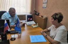 Депутат Думы Ставропольского края Анатолий Жданов провел прием граждан по вопросам образования