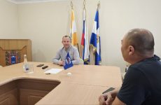 В Предгорном округе депутат Анатолий Миронов рассмотрел вопросы здравоохранения в рамках декады приемов «Единой России»