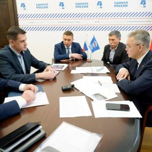 Владимир Владимиров провел личный прием граждан в региональной приемной партии «Единая Россия»