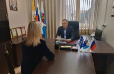 С жителями Шпаковского округа, в рамках Декады приемов, встретился председатель Думы округа Сергей Печкуров