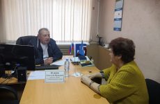 Анатолий Жданов провел прием граждан в Новоалександровской местной общественной приемной партии «Единая Россия»