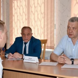 Депутаты оказали содействие жителям Изобильненского округа по вопросам социальной поддержки военнослужащих