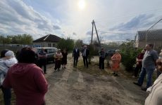 Секретарь Новоселицкого местного отделения партии Николай Брихачев встретился с жителями улицы Титова села Новоселицкого