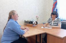 В Новоселицком округе рассмотрены обращения граждан в рамках Недели приемов по вопросам материнства и детства