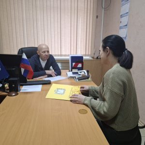 Председатель Совета депутатов Новоалександровского округа провел прием граждан по вопросам материнства и детства