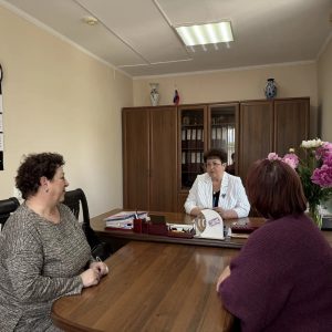 В Кочубеевском округе обсудили меры поддержки для семей с детьми и инвалидов