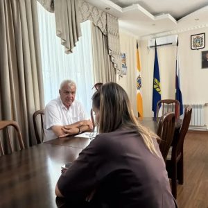 В Новоселицком округе оказана помощь матери участника СВО